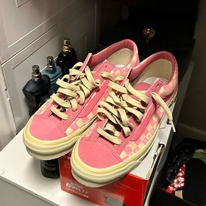 Joe Fresh Goods Vans